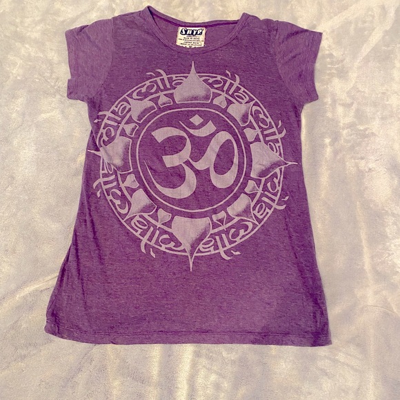 Purple yoga tee - Picture 1 of 3